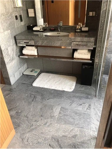 Gạch lát sàn trong nhà bằng đá granit