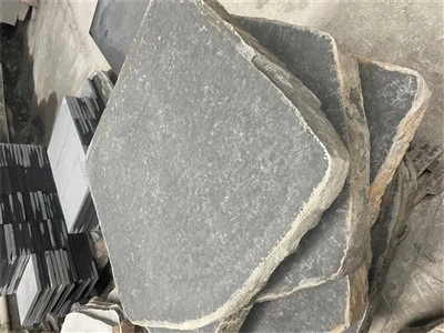 Gạch lát sàn ngoài trời trên cỏ
