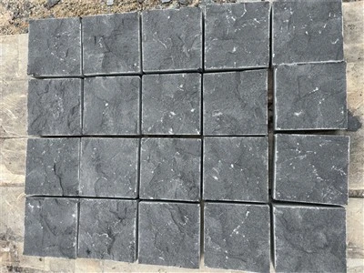 Đường lái xe lát gạch đá