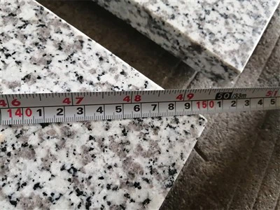 Đá hoa cương trắng có gạch