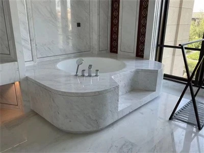 Sàn tắm bằng đá cẩm thạch trắng
